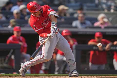 Mike Trout makes Yankee Stadium history in five-homer series