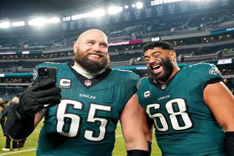 Eagles lineman Jordan Mailata officiates teammate Lane Johnson’s wedding