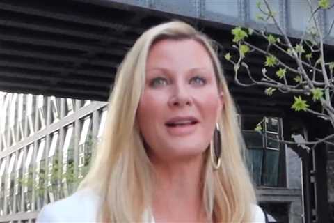 Sandra Lee Not Wearing Engagement Ring, Dodges Wedding Question