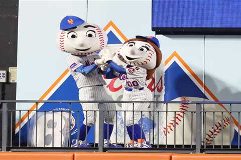 Francisco Lindor says there’s something fans don’t know about Mrs. Met: ‘Would be surprised’