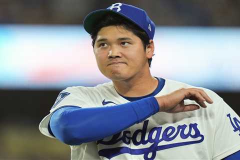 Dodgers’ Shohei Ohtani signs ball for 100-year-old Nagasaki survivor