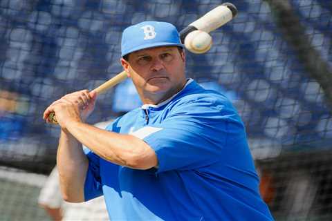 UCLA baseball rallies to beat Minnesota, extend record Big Ten streak