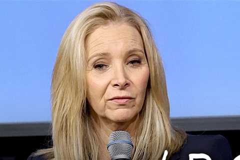 Lisa Kudrow Says 'Friends' Writers Were Horny, Harsh and Way Out of Line