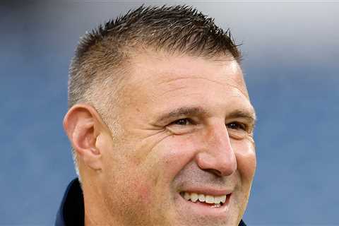 Mike Vrabel Lands Magazine Cover For 'Most Influential Bostonian' Amid Russini Scandal