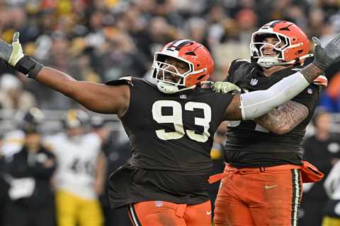 Giants sign veteran Shelby Harris in quest to replace Dexter Lawrence