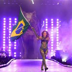 Shakira Celebrates Latina Pride at the Biggest Show of Her Career in Copacabana