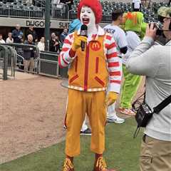Minor league national anthem takes shocking Ronald McDonald twist that left fans baffled — and..