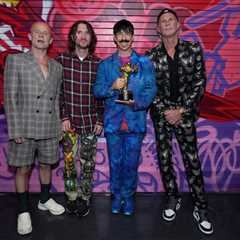 Red Hot Chili Peppers Sells Recorded Music Catalog to WMG for Over $300 Million