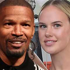 Jamie Foxx Expecting Baby With Girlfriend Alyce Huckstepp
