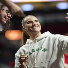 Oregon homecoming derailed for injured Sabrina Ionescu, Satou Sabally