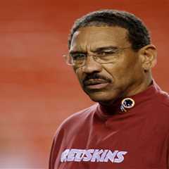 Sherman Lewis, ex-Jet who won four Super Bowls as NFL coach, dead at 83