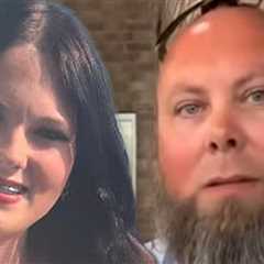 Anna Kepner's Dad Breaks Down in Tears Accepting Her Diploma