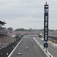 Kyle Busch honored during lap 18 of Indy 500 following tragic death