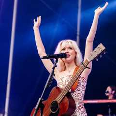 Maisie Peters Lights Up ARIA Chart With ‘Florescence’