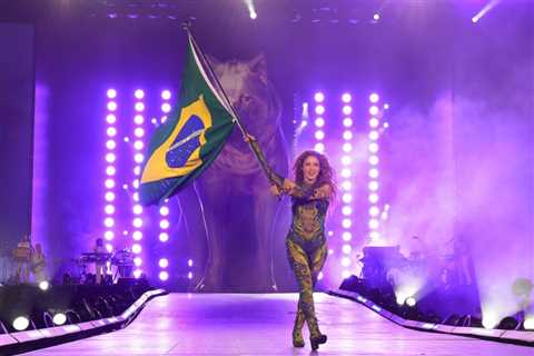 Shakira Celebrates Latina Pride at the Biggest Show of Her Career in Copacabana