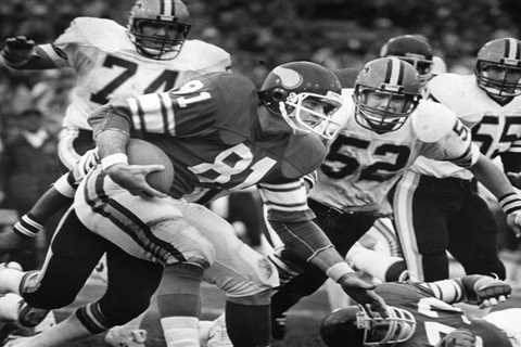 Former Vikings tight end Joe Senser dead at 69