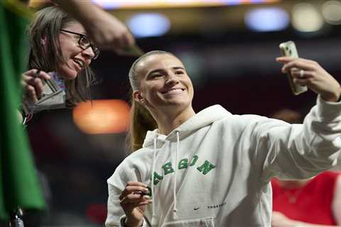 Oregon homecoming derailed for injured Sabrina Ionescu, Satou Sabally
