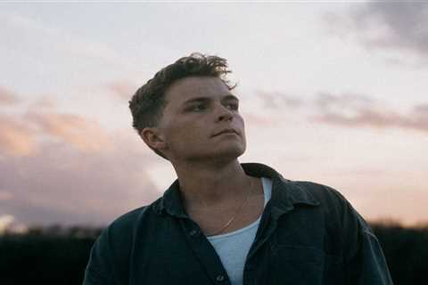 Josiah Queen Commands Hot Christian Songs Chart for First Time With ‘Demons’