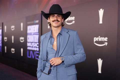 ‘Brunette’ Brings Tucker Wetmore to No. 1 on the Country Airplay Chart for the First Time
