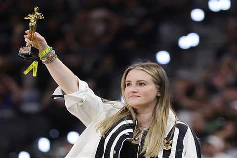 Spurs fan hilariously mocks Thunder’s Shai Gilgeous-Alexander with ‘Best Flopper’ trophy at Game 4
