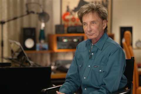 Barry Manilow Gives Update on Lung Cancer Battle, Reveals Pneumonia Infection ‘That Was Just About..