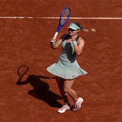 Anna Kalinskaya comes back from the brink to continue French Open run
