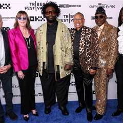 Questlove’s Ebullient, Incisive Earth, Wind & Fire Doc (And a Hit-Filled Set From the Band) Kicks..