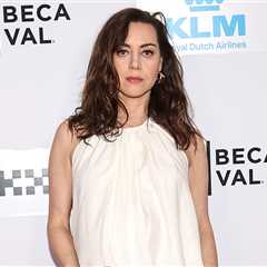 Aubrey Plaza Shows Off Baby Bump at NYC Premiere