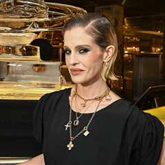 Kelly Osbourne Stuns For London Event After Friends' Concerns