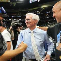 Knicks’ Hall of Fame broadcaster Mike Breen to emcee City Hall championship ceremony
