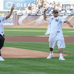 Jalen Brunson, Josh Hart continue Knicks celebration tour with Yankee Stadium first pitch