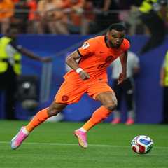 Cody Gakpo’s girlfriend Noa models Netherlands World Cup outfit with son