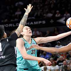 Breanna Stewart takes over in fourth quarter to lead Liberty to important road win over Aces