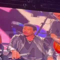 Lionel Richie Transported to Hospital After Cutting Concert Short