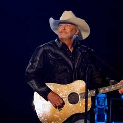 Alan Jackson’s Final Concert: His Past Label Heads ‘Remember When’ They Worked With the..
