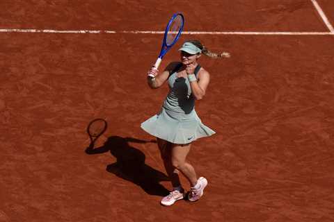 Anna Kalinskaya comes back from the brink to continue French Open run