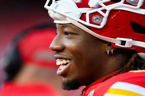 Falcons acquire Wanya Morris in trade with Chiefs to strengthen offensive line depth