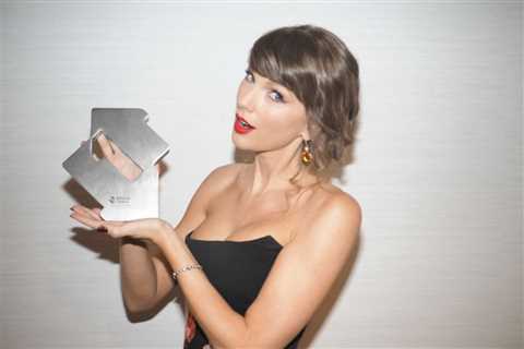 Taylor Swift’s ‘Toy Story 5’ Track ‘I Knew It, I Knew You’ Soars to U.K. No. 1