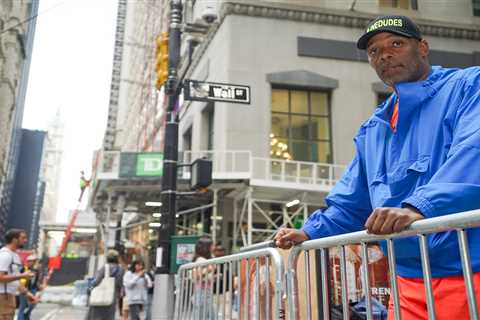 I’m spending hours in line to save desperate Knicks fans a spot for parade — and raking in cash