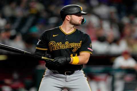 Braves acquire former No. 2 pick Joey Bart in trade with Pirates