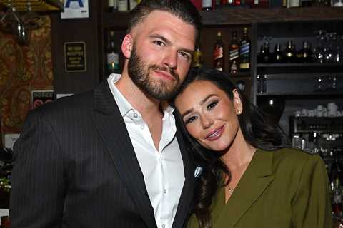 'Jersey Shore' Star Jenni 'JWoww' Farley Marries Wrestler Zack Carpinello