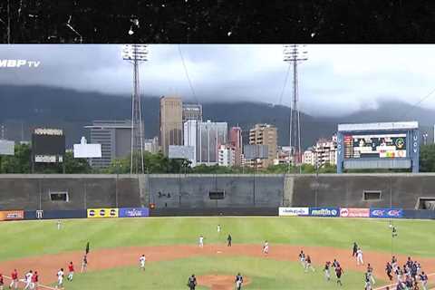 Venezuela Earthquake Shakes Baseball Stadium, Sends Players Running, on Video