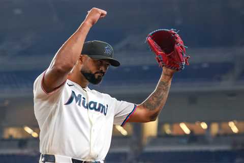 Marlins’ record-breaking moment turns into awkward scene — with announcer yelling at fans