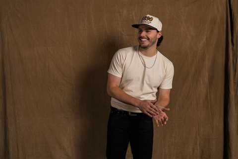 Josh Ross Earns First Country Airplay No. 1 With ‘Hate How You Look’