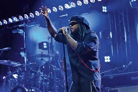 Leon Thomas Reminds Fellow Songwriters to Never ‘Let Any of These Companies Put You in a Box’ While ..
