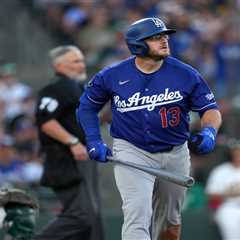 Eric Karros rooting for Max Muncy to break his LA-era Dodgers home run records