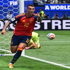 Spain finally wakes up to roll past Austria and into World Cup Round of 16