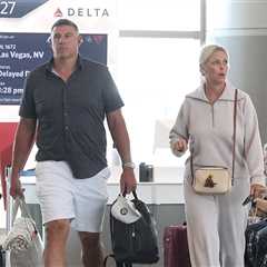 Mike Vrabel, Wife Jen Arrive in Utah After Attending Taylor Swift Wedding