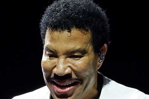 Lionel Richie Speaks Out Following Health Scare That Left Him Hospitalized
