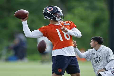 Bears’ Caleb Williams gifts Chicago-native Pope Leo XIV autographed jersey
